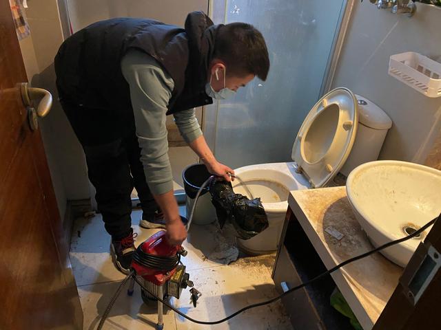 郊区不同类型的堵塞，疏通方法不同