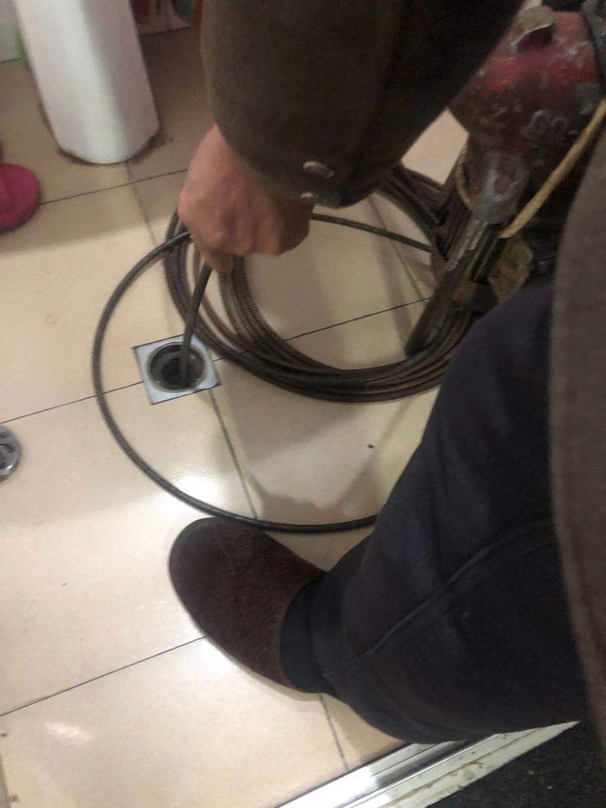 郊区管道疏通，疏通下水道