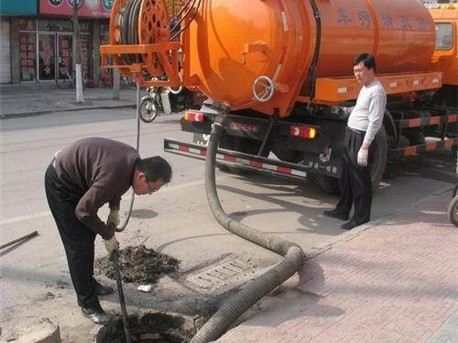 郊区清掏化粪池，健康生活从这里开始